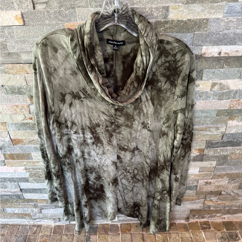 Cha Cha Vente Olive and Charcoal Top